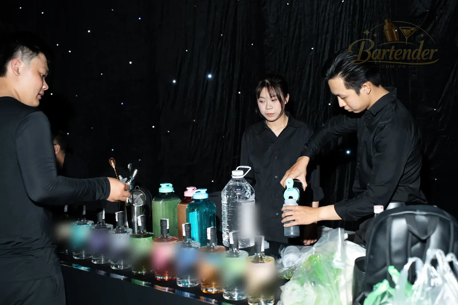 Quầy cocktail lễ ra mắt loa d&b audiotechnik — 17