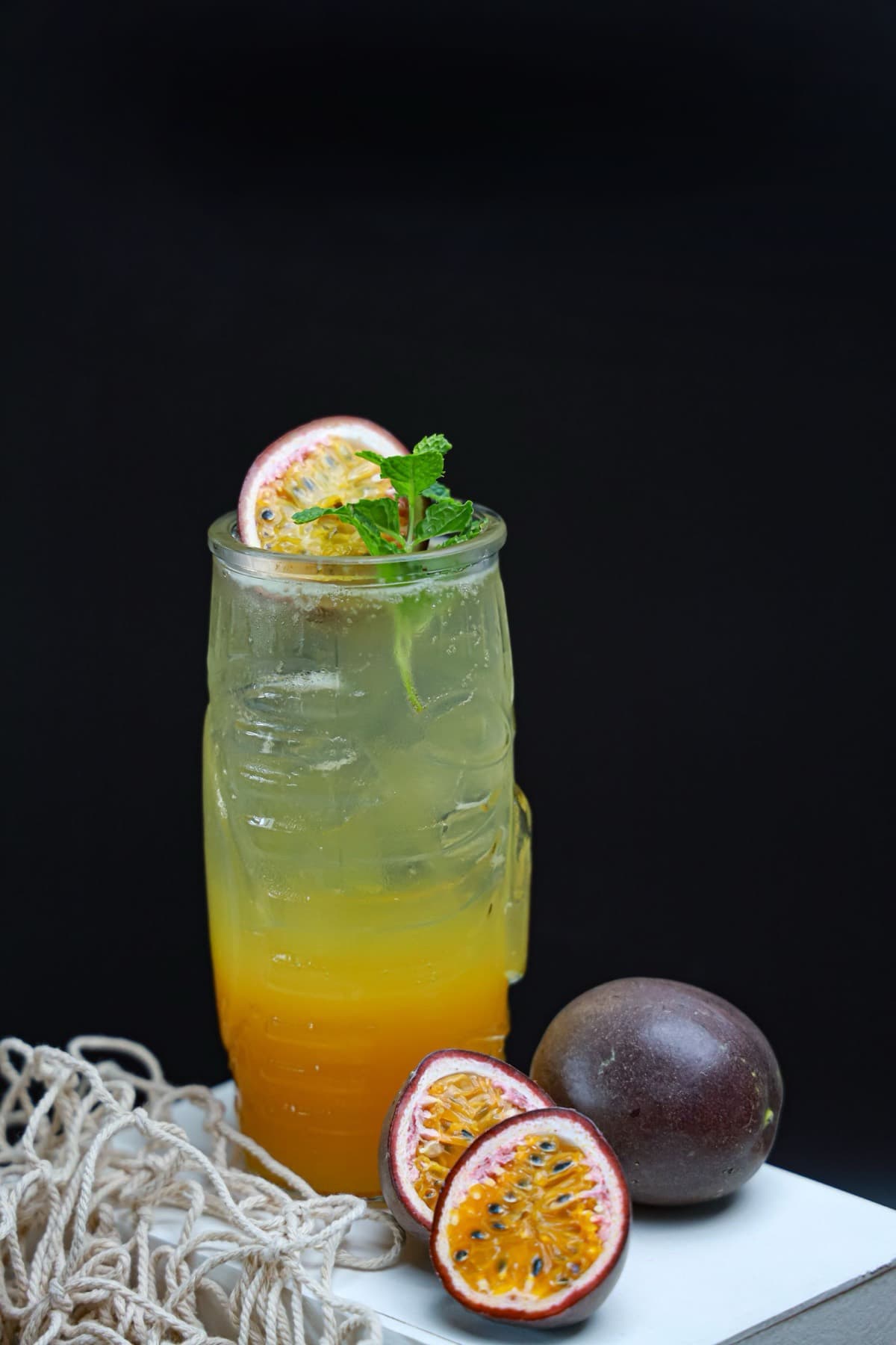 Cách làm soda chanh dây bạc hà: mocktail không cồn mát lạnh cho tiệc